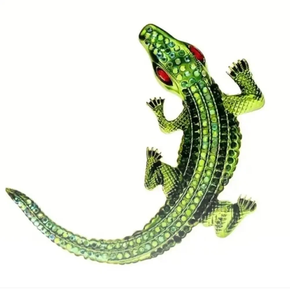 🐊 Betsey Johnson stunning sparkling alligator brooch 🐊